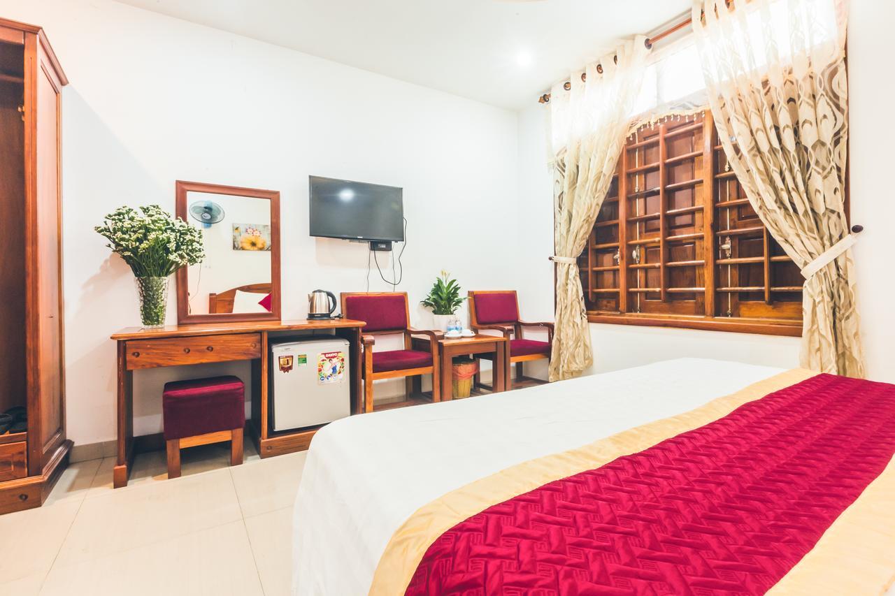 San San Khách sạn