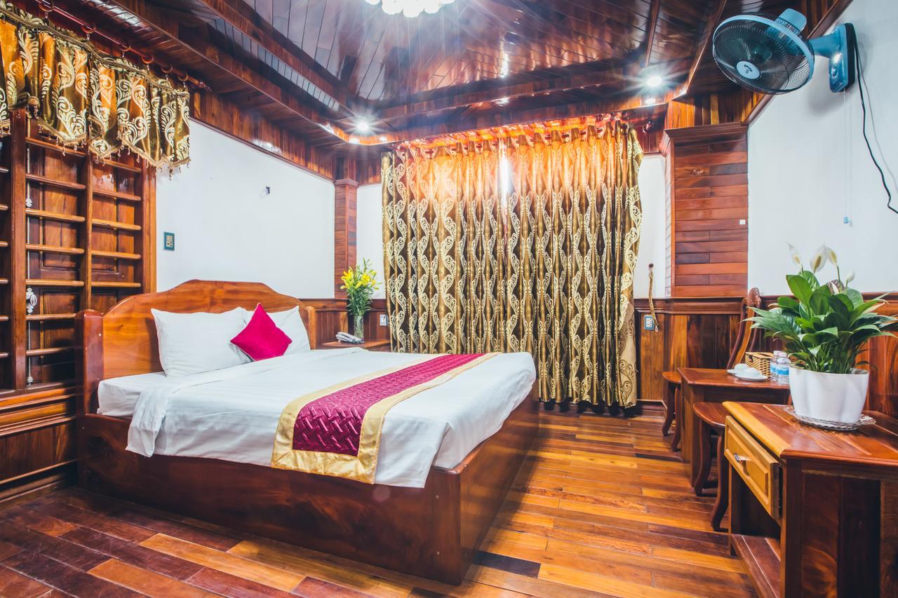 San San Khách sạn