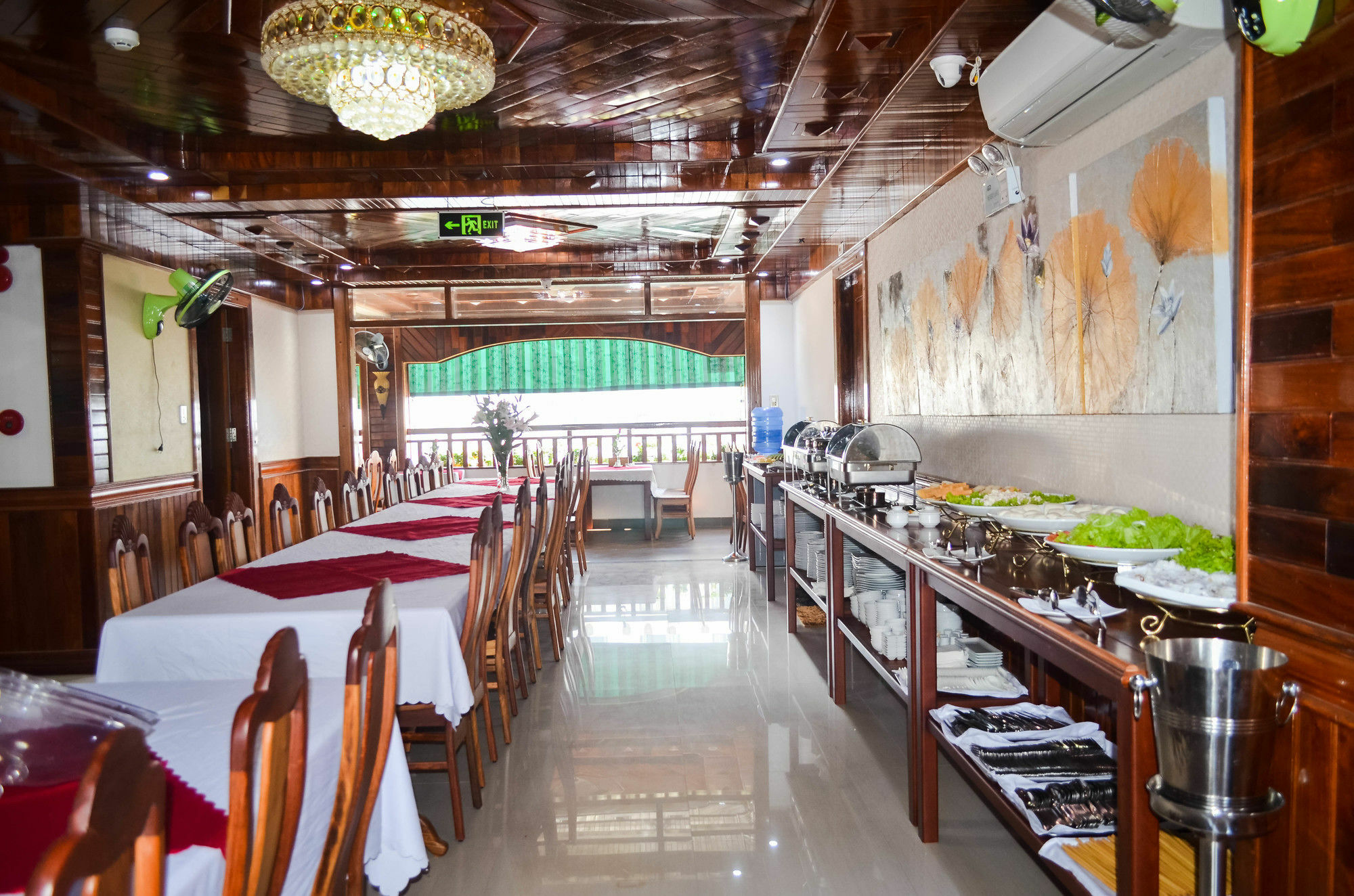 San San Khách sạn 3*