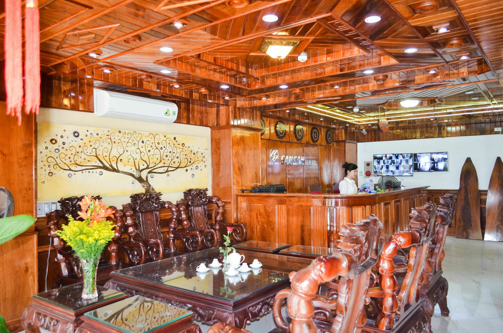 Khách sạn San San 3*